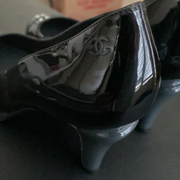 Chanel Patent Leather heels. - Picture 9 of 13